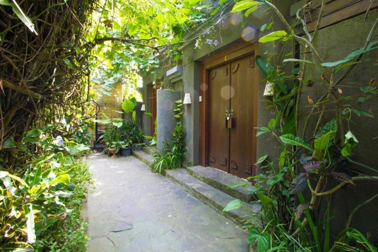 Ladera Villa Ubud Exterior photo