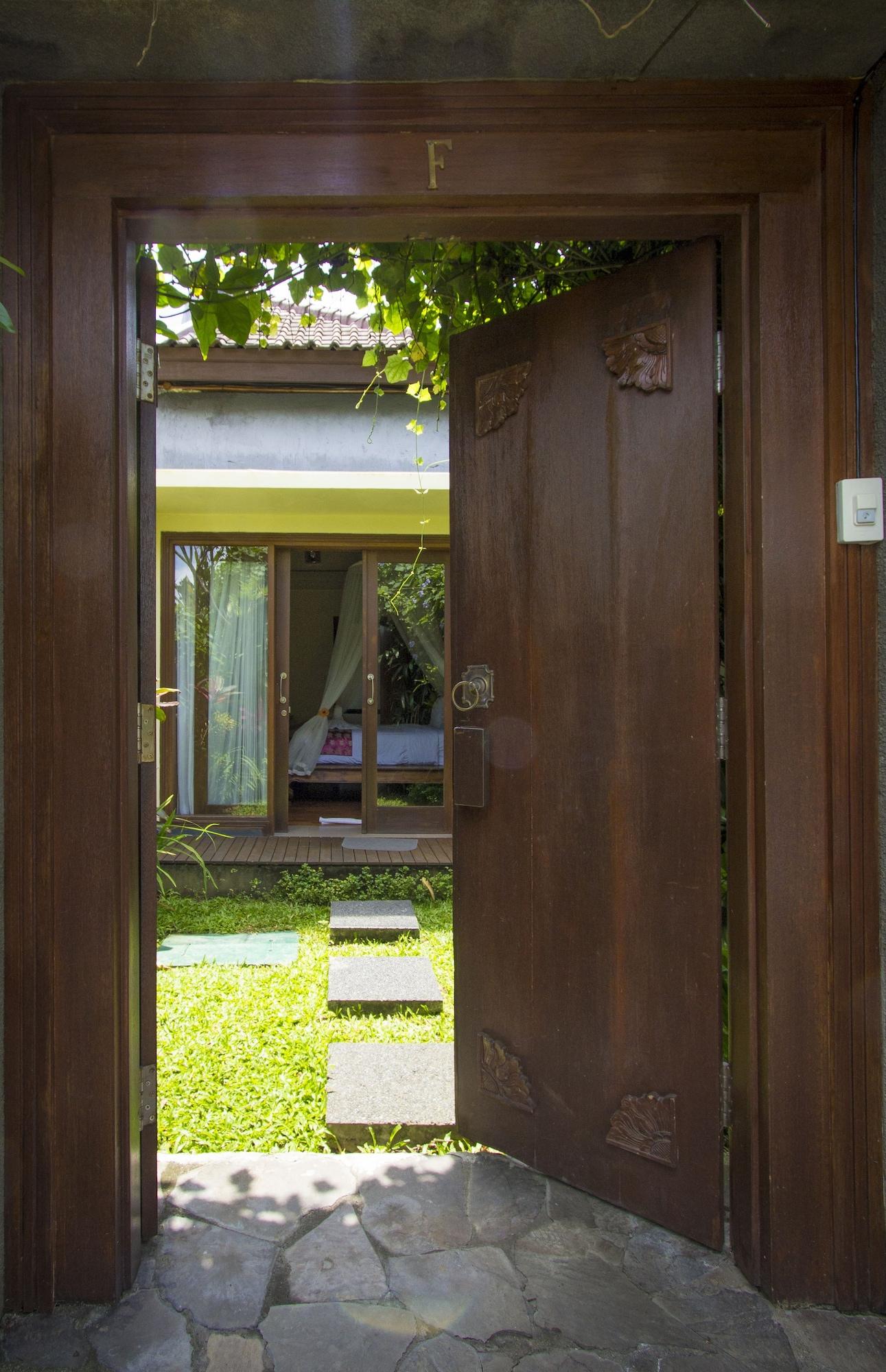 Ladera Villa Ubud Exterior photo