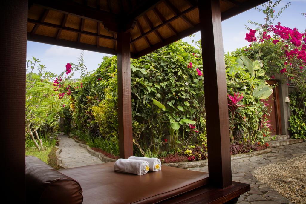 Ladera Villa Ubud Exterior photo