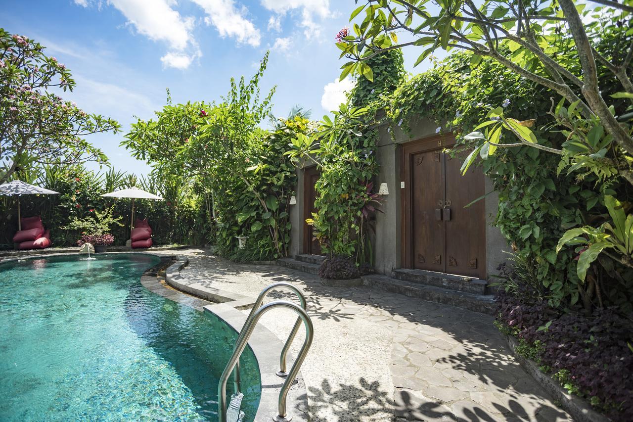 Ladera Villa Ubud Exterior photo